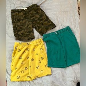 3 boys shorts Old Navy